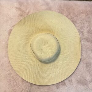 Chic Cream Wide-Brim Hat